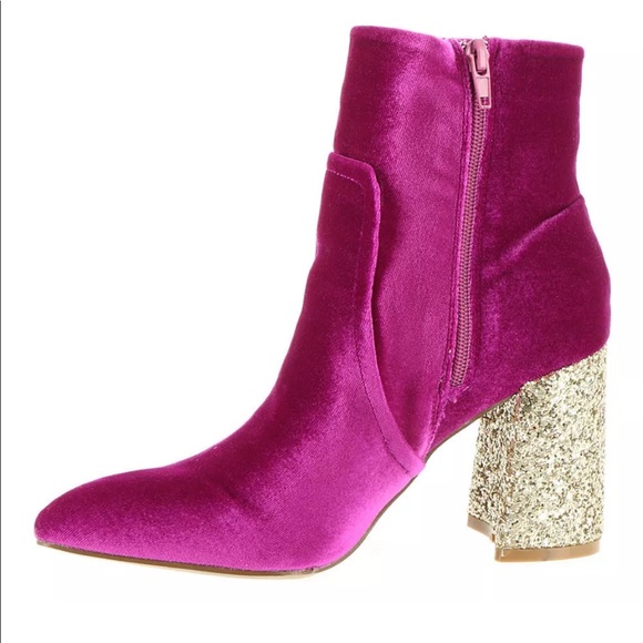 🌺 Betsey Johnson 
Beautiful Magenta Boot - Picture 4 of 8